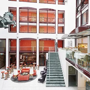 Living Grosser Kurfuerst Otel